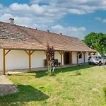 Goggola By Interhome Case de vacanță *