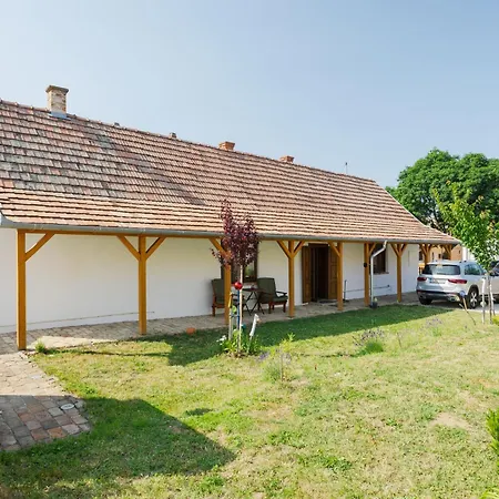 Goggola By Interhome 발라톤엘